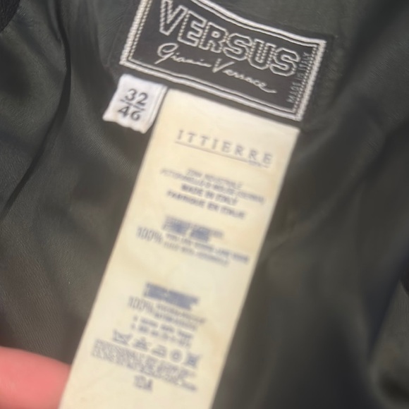 Elegant Black Double-Breasted Dress - Picture 4 of 4